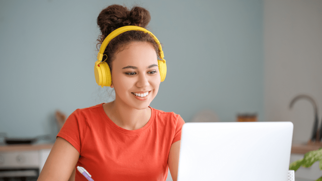 The Role of Live Lessons in Online Schooling | Nisai Learning