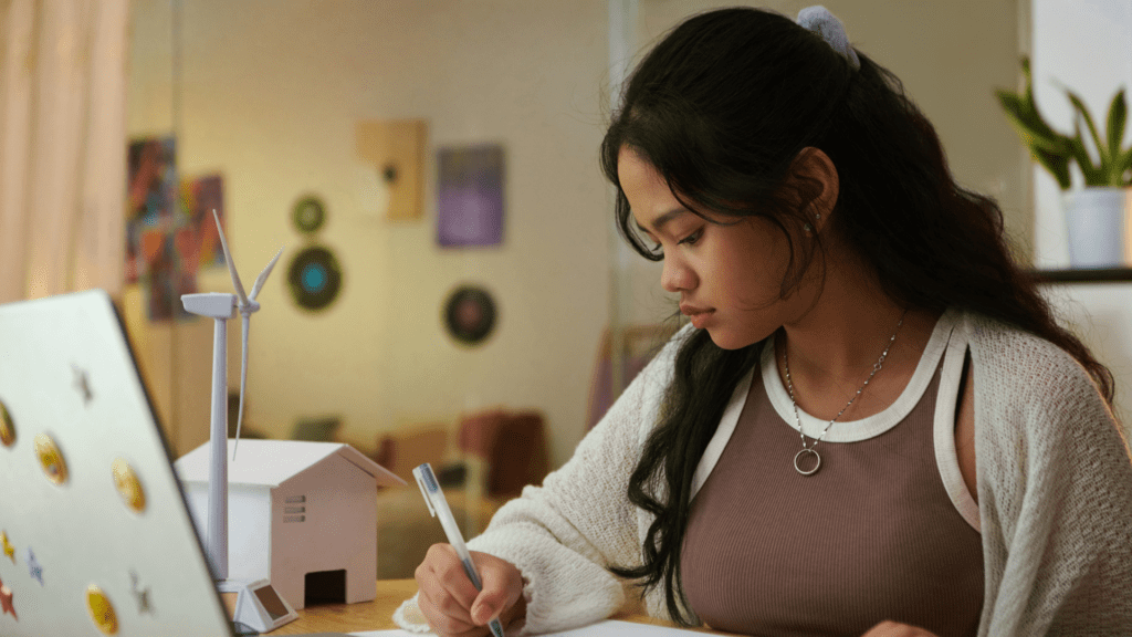 How to Apply for Online Schooling in the UK | Nisai Learning How to Apply for Online Schooling in the UK | Nisai Learning